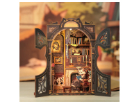 Miniature Book Nook: Count Cat's Study (Cutebee)